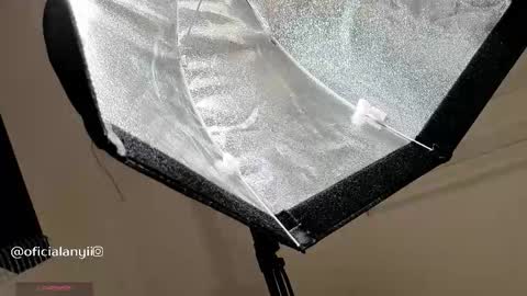 Snapshot of addison_baker chatting on 10.29.25 A D D I S O N online show from 10.29.25