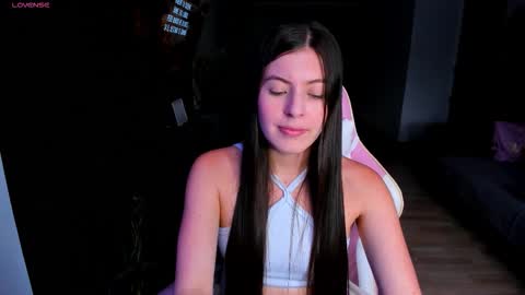 Snapshot of adela_parker chatting on 03.24.26 Adela Parker online show from 03.24.26