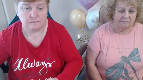 Snapshot of adelandsofia chatting on 10.20.25 AdelAndSofia online show from 10.20.25