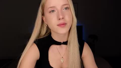 Snapshot of adele_armas chatting on 07.25.26 Adele online show from 07.25.26