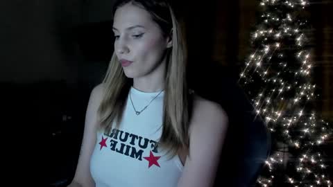 Snapshot of adeleshinem chatting on 12.29.24 Adele Shine online show from 12.29.24