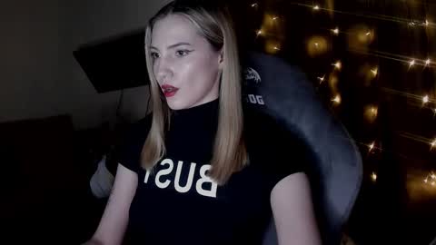 Snapshot of adeleshinem chatting on 03.06.25 Adele Shine online show from 03.06.25