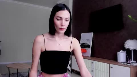 Snapshot of adeleshinem chatting on 11.10.25 Adele Shine online show from 11.10.25