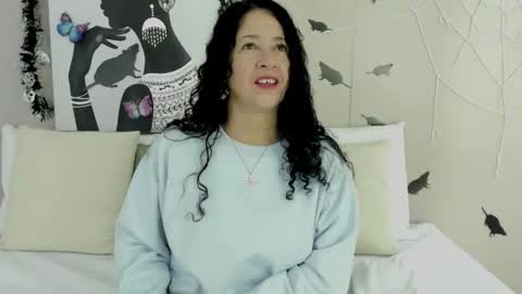 Snapshot of adelesmithh chatting on 10.29.25 Adele Smithh online show from 10.29.25