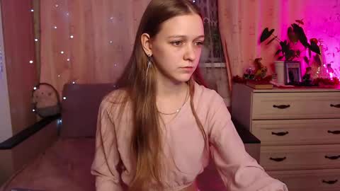 Snapshot of adelin_maxwell chatting on 12.18.24 Lina online show from 12.18.24