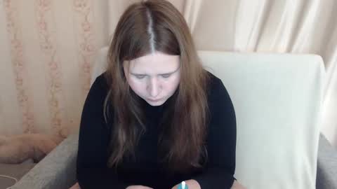 Snapshot of adelinalawson chatting on 12.19.24 adelinalawson online show from 12.19.24