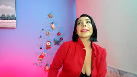 Snapshot of adellelennox_cg chatting on 12.28.24 Adelle online show from 12.28.24