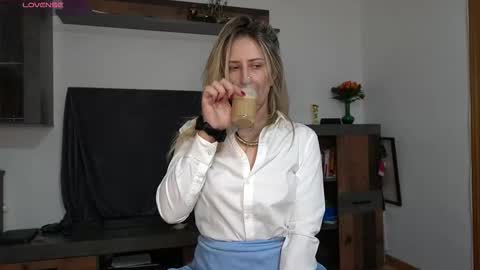 adelllee online show from 11.05.25