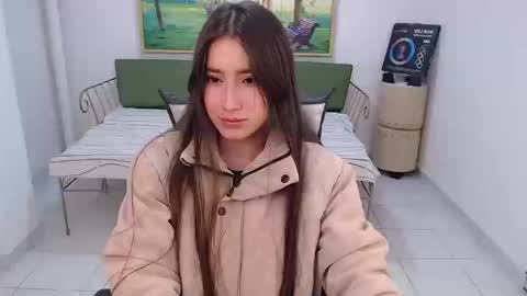 Snapshot of adhara_kitten chatting on 09.17.25 Adhara online show from 09.17.25