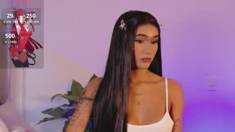 Isabellafirst online show from 10.10.25