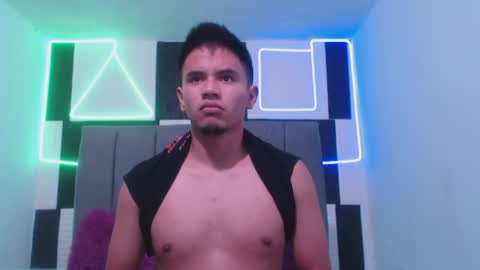 adonis_latin_19 online show from 04.18.26