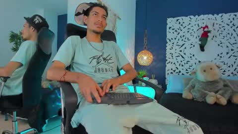 Snapshot of adonis_wb chatting on 11.19.25 adonis_wb online show from 11.19.25