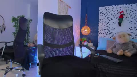 Snapshot of adonis_wb chatting on 11.19.25 adonis_wb online show from 11.19.25