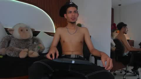 Snapshot of adonis_wb chatting on 12.14.25 adonis_wb online show from 12.14.25