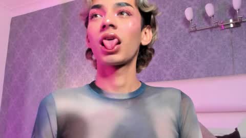 Snapshot of adonisaster chatting on 12.04.25 Adonis online show from 12.04.25