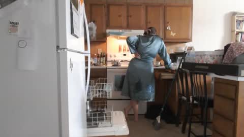 Snapshot of adorable22 chatting on 02.21.25 adorable22 online show from 02.21.25