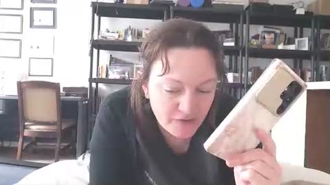 Snapshot of adorable22 chatting on 12.01.25 adorable22 online show from 12.01.25