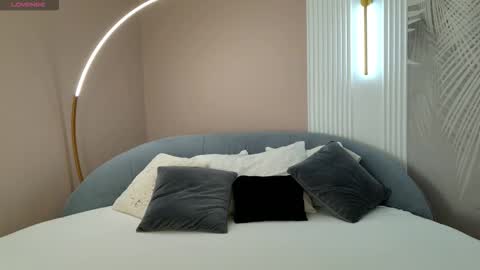 adoracortes online show from 03.18.26