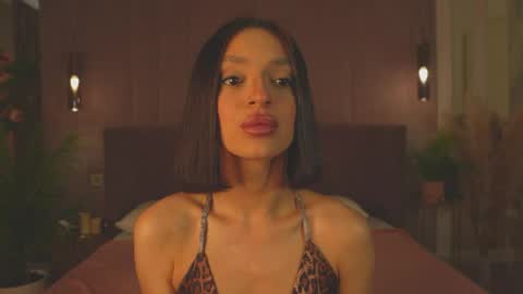 adoracortes online show from 04.18.26