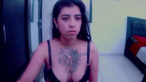 Snapshot of adri_gomez1 chatting on 10.13.25 online show from 10.13.25
