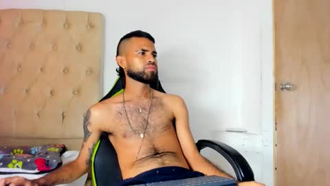 Snapshot of adri_sexboy229 chatting on 09.11.25 adri_sexboy229 online show from 09.11.25