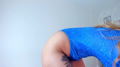 Snapshot of adria_ross chatting on 10.23.25 Adriana online show from 10.23.25