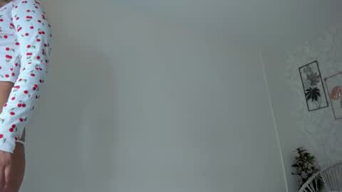 Snapshot of adria_ross chatting on 11.07.25 Adriana online show from 11.07.25