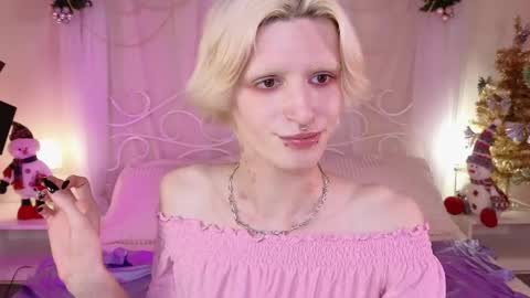 Snapshot of adrian_the_one chatting on 01.08.25 adrian_the_one online show from 01.08.25