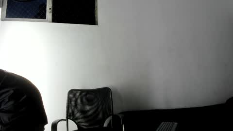 Snapshot of adrian_wolff chatting on 06.07.26 Adrian W online show from 06.07.26