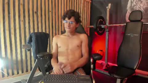 Snapshot of adrian_wolff chatting on 06.17.26 Adrian W online show from 06.17.26