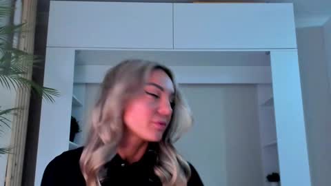 Snapshot of adriana_coy_ chatting on 01.22.25 Adriana online show from 01.22.25