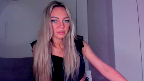 Snapshot of adriana_coy_ chatting on 01.29.25 Adriana online show from 01.29.25