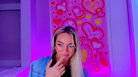 Snapshot of adriana_coy_ chatting on 02.13.25 Adriana online show from 02.13.25