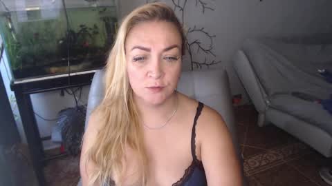 Adriana Paredes  online show from 03.10.25