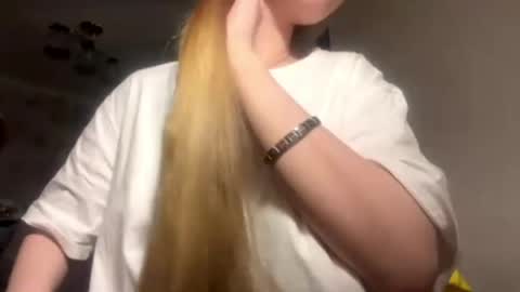 Snapshot of adriannemuldowney chatting on 05.08.26 Caroline online show from 05.08.26