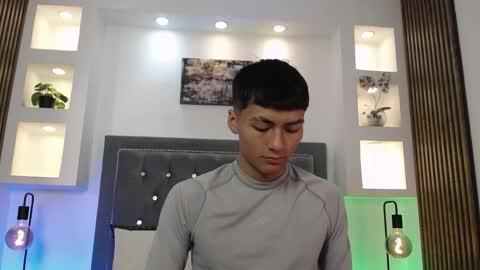 adrianstark_ online show from 06.08.26