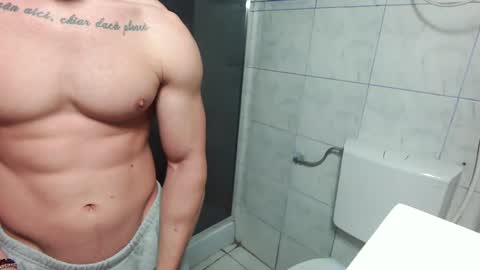 Snapshot of advp69 chatting on 01.16.25 Mrrfitt online show from 01.16.25