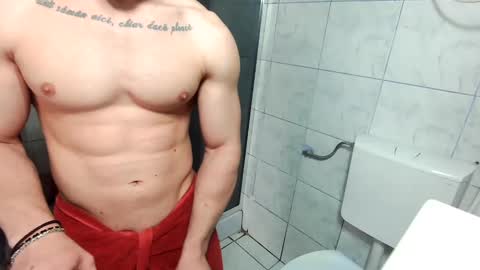 Snapshot of advp69 chatting on 03.05.25 Mrrfitt online show from 03.05.25