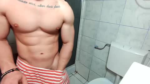 Snapshot of advp69 chatting on 03.06.25 Mrrfitt online show from 03.06.25