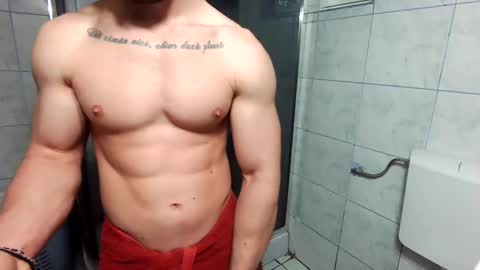 Snapshot of advp69 chatting on 03.08.25 Mrrfitt online show from 03.08.25