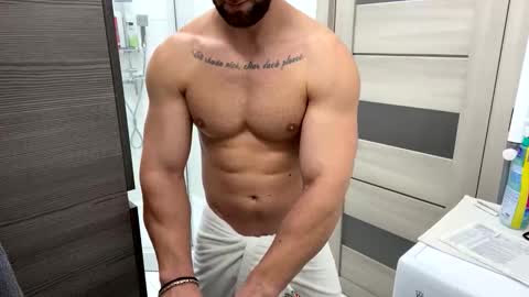 Snapshot of advp69 chatting on 09.10.25 Mrrfitt online show from 09.10.25