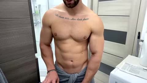 Snapshot of advp69 chatting on 09.19.25 Mrrfitt online show from 09.19.25