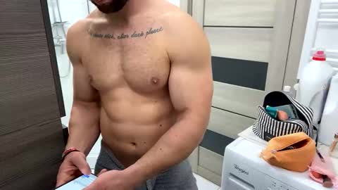 Snapshot of advp69 chatting on 09.28.25 Mrrfitt online show from 09.28.25