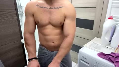 Snapshot of advp69 chatting on 10.09.25 Mrrfitt online show from 10.09.25