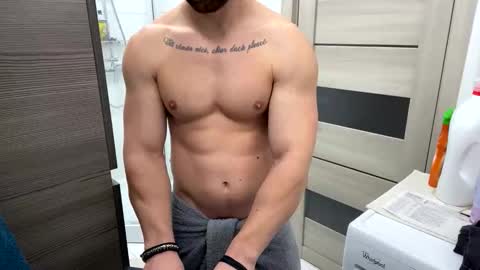 Snapshot of advp69 chatting on 10.23.25 Mrrfitt online show from 10.23.25