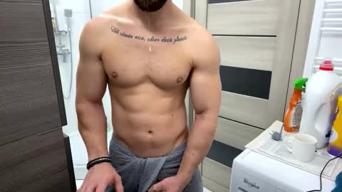 Snapshot of advp69 chatting on 10.28.25 Mrrfitt online show from 10.28.25