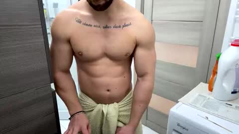 Snapshot of advp69 chatting on 11.05.25 Mrrfitt online show from 11.05.25