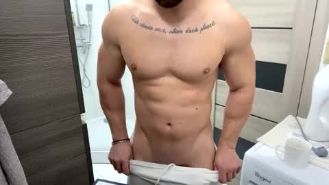 Snapshot of advp69 chatting on 11.24.25 Mrrfitt online show from 11.24.25