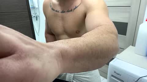 Snapshot of advp69 chatting on 11.27.25 Mrrfitt online show from 11.27.25