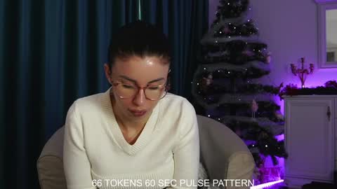 Snapshot of aelia_anara chatting on 12.29.24 Aelia online show from 12.29.24